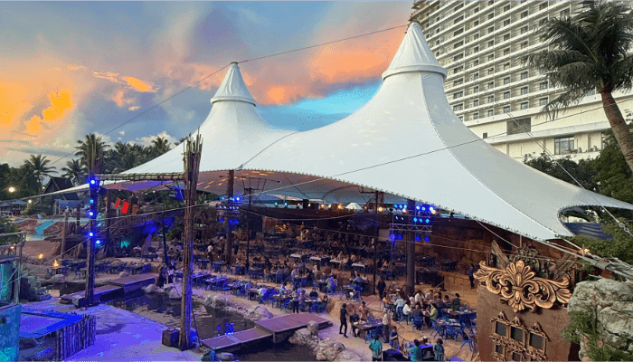 PICアンフィシアター外観